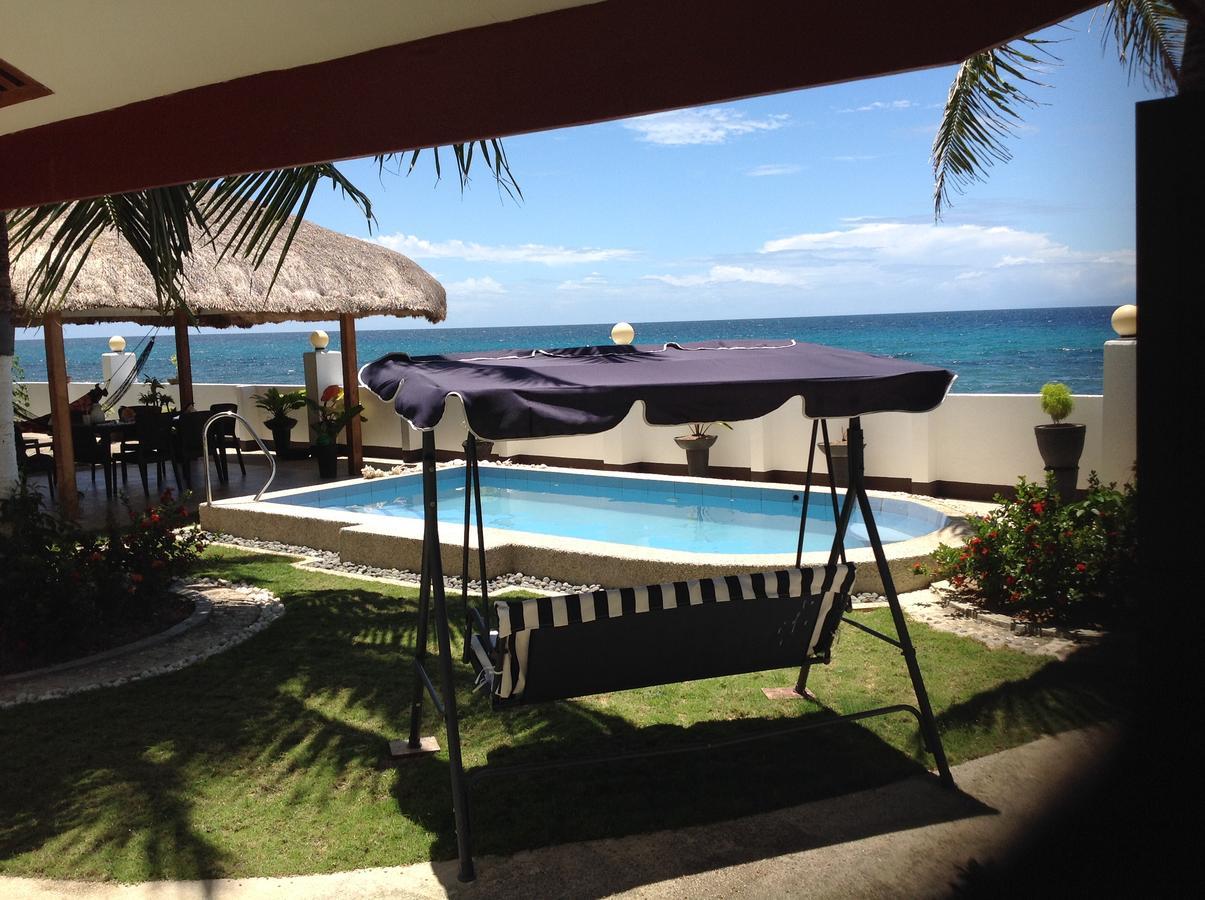 Bamboo Beachhouse Dormitory Garcia Hernandez Exterior photo