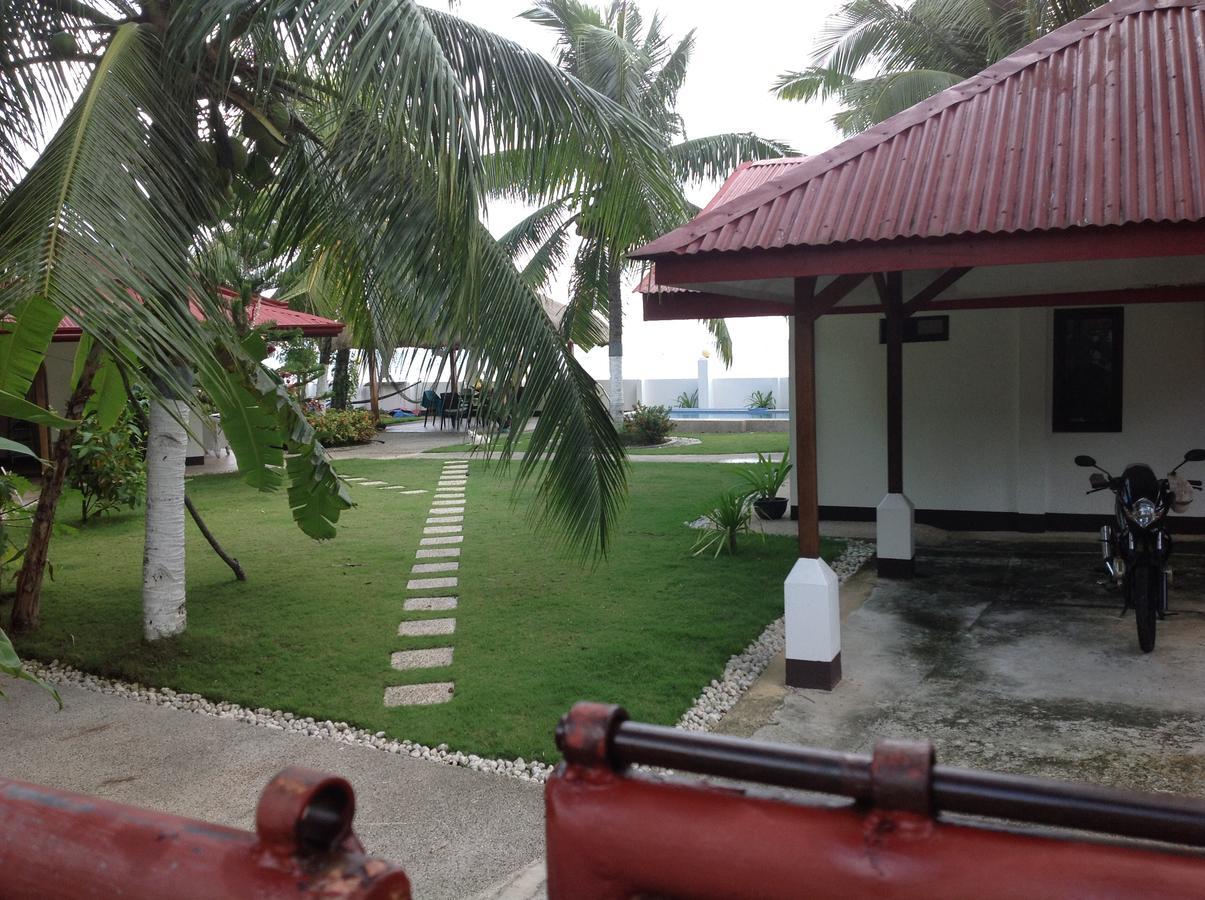Bamboo Beachhouse Dormitory Garcia Hernandez Exterior photo