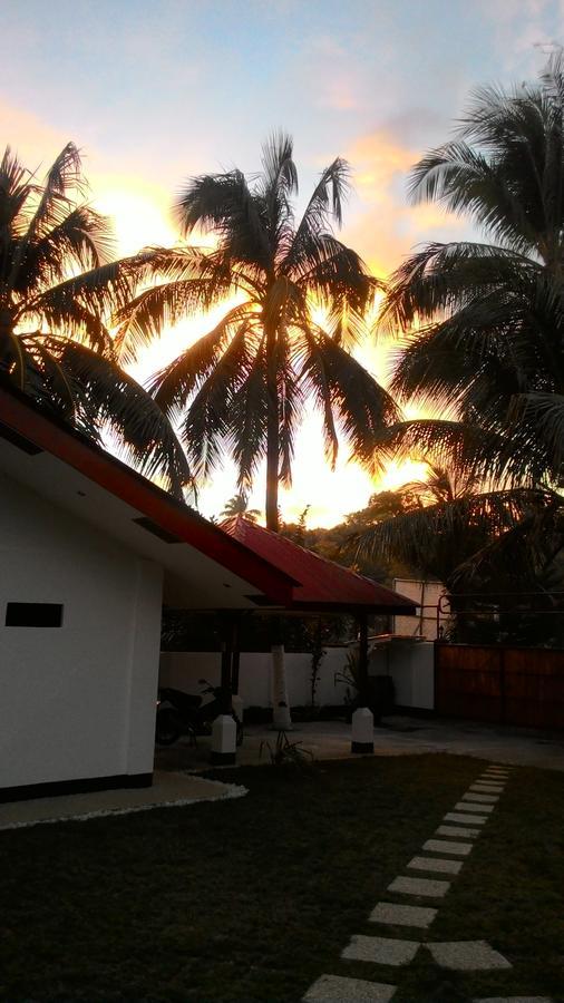 Bamboo Beachhouse Dormitory Garcia Hernandez Exterior photo