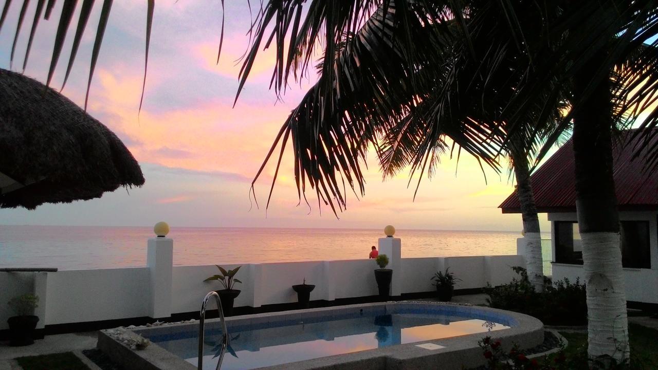 Bamboo Beachhouse Dormitory Garcia Hernandez Exterior photo
