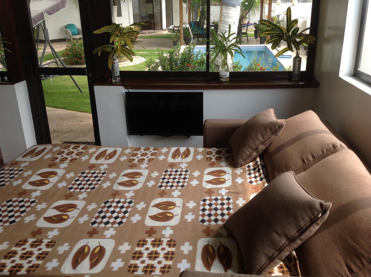 Bamboo Beachhouse Dormitory Garcia Hernandez Exterior photo