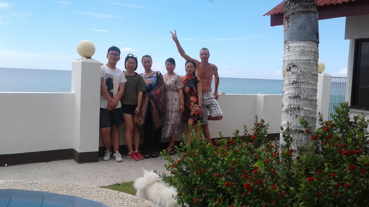 Bamboo Beachhouse Dormitory Garcia Hernandez Exterior photo